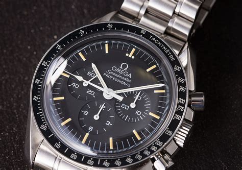 replica omega speedmaster moonwatch